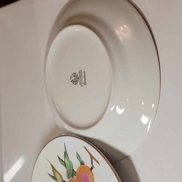 #(1) 2set Royal worcester evesham gold trim plate 10" - Picture 3 of 8